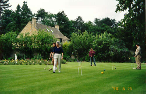 Croquet.jpg (32696 bytes)