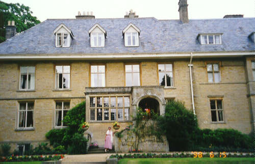 Lower Slaughter Manor.jpg (31696 bytes)